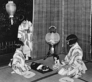Japanese Children Play