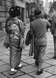 She Reads as she Walks