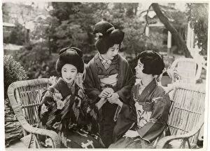Images Dated 26th March 2021: Three Japanese sisters Date: 1930