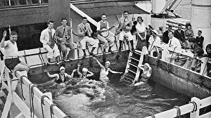 Images Dated 30th October 2015: Jazz orchestra by the pool on board the Mauretania