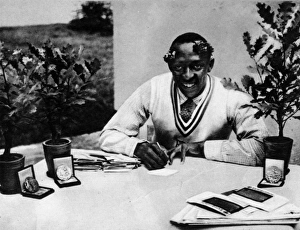 Jesse Owens (1913-1980) Jesse Owens (1913-1980)