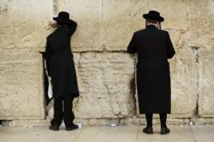 Images Dated 30th December 2013: Jews praying at the Western Wall. Jerusalem. Israel