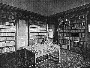 Amiens Gallery: Jules Verne / Library