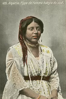 Images Dated 7th December 2015: Kabliyan woman of the south, Algeria