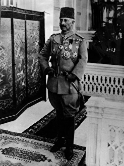 Carpet Collection: Kaiser Wilhelm II in Turkish uniform and fez, WW1
