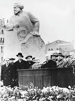 Sociologist Collection: Karl Marx monument, Moscow, Russia