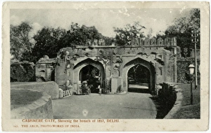 Images Dated 24th June 2016: The Kashmiri Gate (showing the breach of 1857), Delhi, India