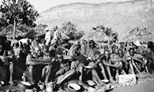 Images Dated 16th June 2016: Kavirondo porters at Bura Camp, Kenya, WW1