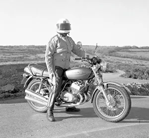 Kawasaki KH 400 motorbike