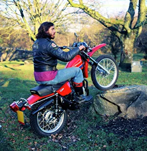 Kawasaki KL 250 motorbike