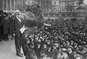 Suffragettes Gallery: Keir Hardie giving a speech