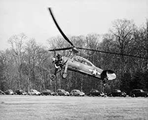 Kellett Yo-60 Autogyro Flying with Parked Cars and Trees?