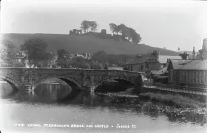 Kendal Prints: Kendal Stramongate Bridge and Castle