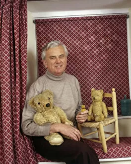 Treasure Collection: Kenneth Kendall with teddy bears