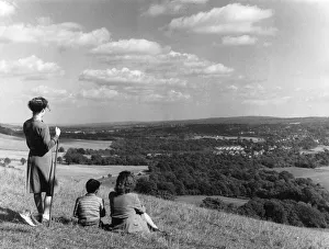 Images Dated 2nd April 2012: Kentish Ramblers