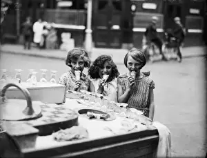 Creams Prints: Kids Eating Ice Cream