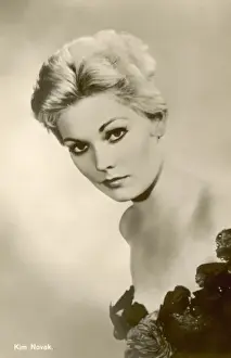 Kim Novak / Postcard