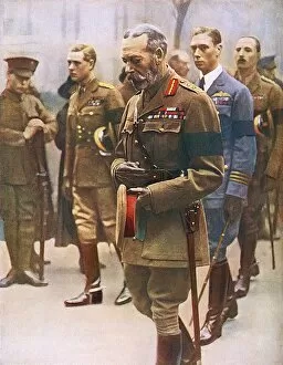 Solemn Collection: King George V and others at first Armistice anniversary