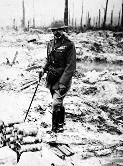 Images Dated 13th November 2004: King George V at the Western Front, c.1917