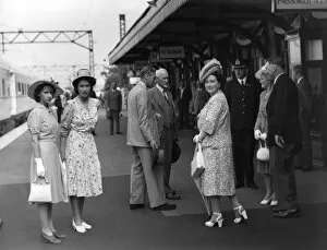 Images Dated 29th February 2012: King George VI and family on railway platform