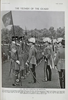 Investiture Collection: King George VI inspecting the Yeomen of the Guard