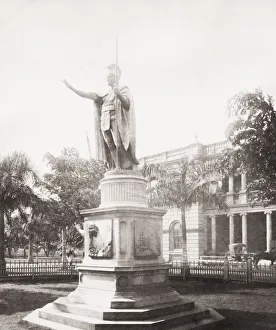 Hawaii Prints: King Kamehameha Statue, Honolulu, Hawaii