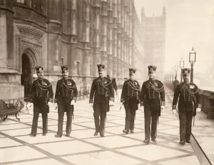 Bodyguard Prints: Kings Bodyguard outside Parliament, London