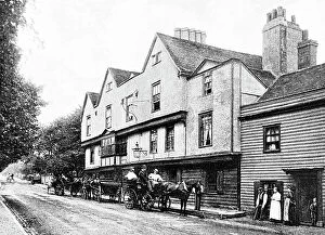 Images Dated 7th November 2018: The Kings Head, Chigwell early 1900's