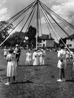 Kingsteignton Maypole Kingsteignton Maypole