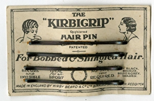 Images Dated 24th August 2017: Kirbigrip card with hair grips