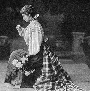 Pretending Gallery: Kissing her Majestys hand, learning to curtsey at court