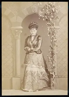 Kitty Maxse / E&f Sepia