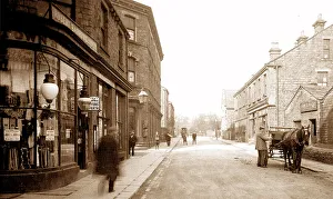 Knowl Road, Mirfiled