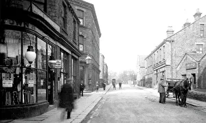 Knowl Road, Mirfiled