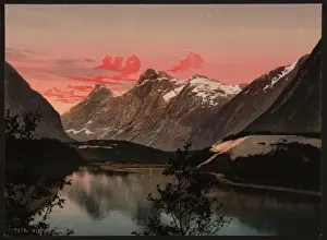 Kongen og Dronningen, Bispen, Norway