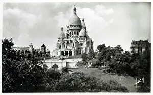 Montmartre Prints: La Basilique du Sacre Coeur de Montmartre, Paris, France