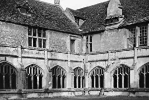 Images Dated 28th March 2011: Lacock Abbey Cloisters