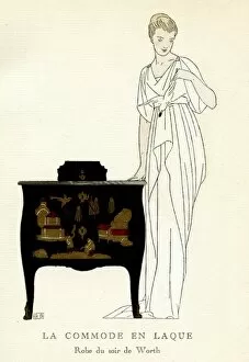 Lacquer commode