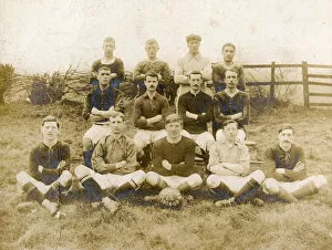 Images Dated 31st October 2018: Ladbroke Football Club 1908-1909