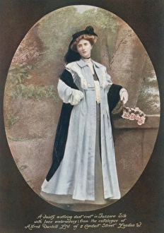 Motoring Posters and Prints Gallery: Ladies Driving Costume