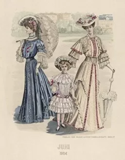 Accompany Gallery: Ladies & Girl 1904