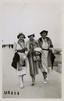 Images Dated 13th August 2018: Three ladies on their holiday in Margate