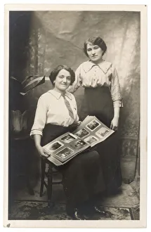 Albums Gallery: LADIES AND PHOTO ALBUM