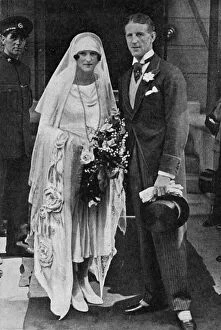 Images Dated 25th August 2017: Lady Alexandra Curzon marries Major E.D (Fruity) Metcalfe