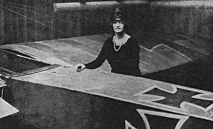 Drogheda Gallery: Lady Drogheda & her aircraft exhibition