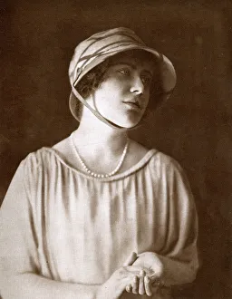 Graceful Gallery: Lady Elizabeth Angela Marguerite Bowes-Lyon