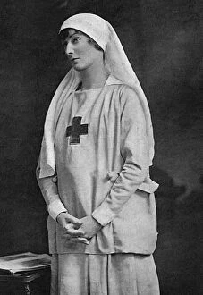 Lady Furness as a nurse, WW1
