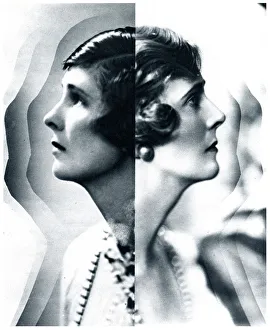 Images Dated 16th October 2019: Lady Georgiana Curzon & Countess Howe by Yevonde