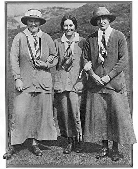 Cheshire Collection: Three lady golfers, 1914