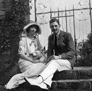 Images Dated 21st September 2015: Lady Idina Sackville and Mr Euan Wallace